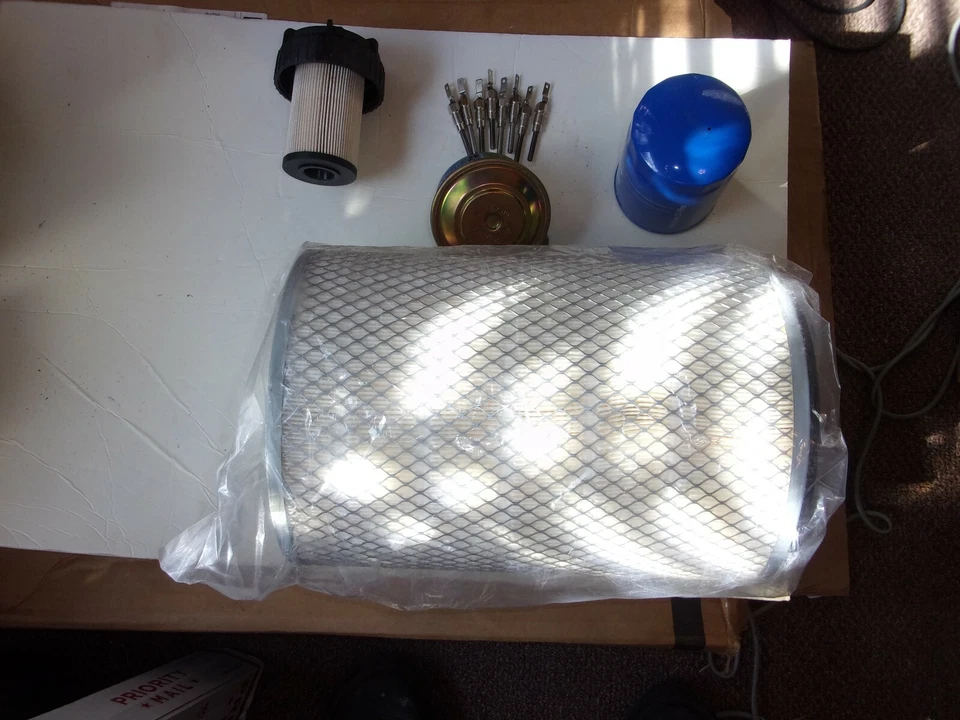 HUMMER H1 MAINTENANCE KIT FUEL, OIL, AIR  FILTERS, GLOW PLUG, CDR VALVE - Image 1 of 1