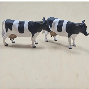 Vintage Plastic Britains Cow Figurine 1984 Milk Black White Farm Animal Plastic - Picture 1 of 6