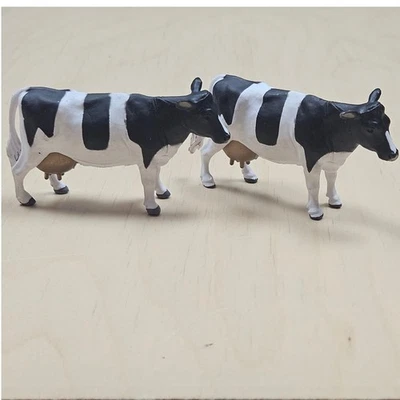 Vintage Plastic Britains Cow Figurine 1984 Milk Black White Farm Animal Plastic - Image 1 of 4