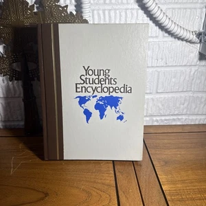Young Students Learning Library World Atlas Weekly Reader Hardcover Book - Picture 1 of 8