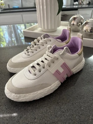 Zapatilla deportiva talla 39 Hogan 3R blanca y dorada con detalles morados nunca usada sin caja Foto 1 de 4