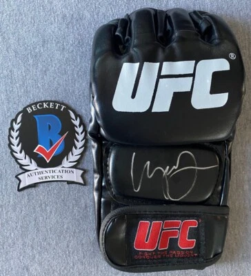 UFC STAR-URIJAH FABER АВТОГРАФ UFC/MMA БОЙ ПЕРЧАТКА BECKETT BM13275 - Изображение 1 из 2