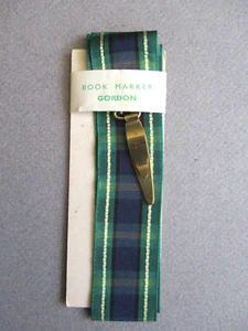 Ribbon BOOKMARK GORDON TARTAN Terston Madfe in Scotland Scottish Clip End Unused - Foto 1 di 2