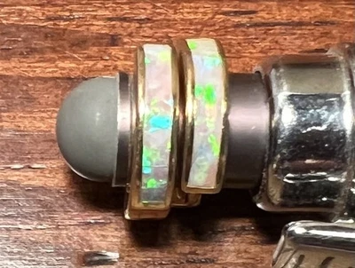 Pendientes Huggie OPAL perforados - ¡BONITOS! Foto 1 de 4