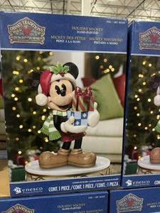 COSTCO Disney Holiday Mickey with Presents Statue Jim Shore 2025 Santa Weihnachten - Bild 1 von 4