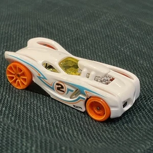 hot wheels 16 Angles Indonesia 2003/2013 BDY13 1186 Replica - Picture 1 of 4