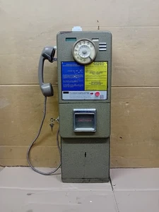 Telefono Pubblico A Gettoni U+i Sip Corazzato   Anni 70 Cabina Telefonica - Foto 1 di 12