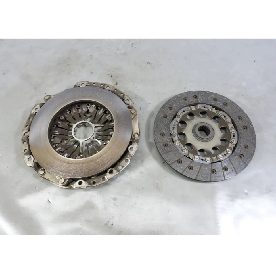 BMW E90 328i 330i E60 528i N51 N52 2006-2013 embrague de 6 cilindros y placa de presión OEM Foto 1 de 4