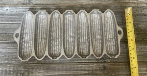 Vintage Cast Aluminum Corn Bread Stick Pan Mullins Non Ferrous Castings St Louis - Picture 1 of 4