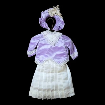 Antiguo conjunto de vestido de muñeca de terciopelo lavanda estilo victoriano con capó para muñeca de 20-22" Foto 1 de 4