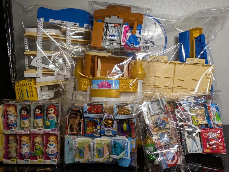 Zuru Mini Brands Disney Store ¡¡Con 63 Mini Marcas Incluidas!!! Foto 1 de 4