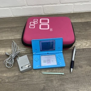 Nintendo DSi Custodia Console Portatile Blu Chiaro Game Pen TWL-001 TESTATA LEGGI - Foto 1 di 13