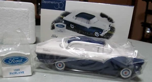 Abteilung 56 1955 ~ Ford Fairlane mit Schild ~ Marineblau & Weiß ~ Snow Village # 54950 Neu im Karton - Bild 1 von 11