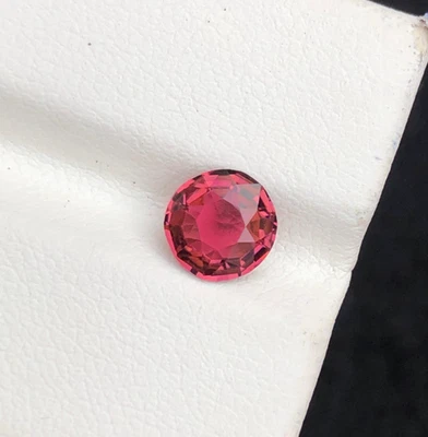 1,05 cts Turmalina Roja Corte Natural Forma Redonda Gemas Sueltas de Afganistán. Foto 1 de 4