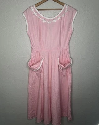 Vestido de día rosa vintage años 50/60 con flores talla mediana ¿falta cinturón algodón? Foto 1 de 4