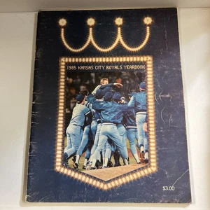 1985 KANSAS CITY ROYALS VINTAGE BASEBALL YEARBOOK MLB Vintage Collectible - Picture 1 of 5