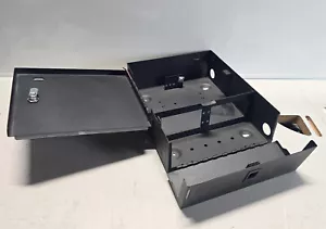 Carcasa de montaje en pared de fibra óptica con 4 ranuras para paneles adaptadores o casetes - Imagen 1 de 7