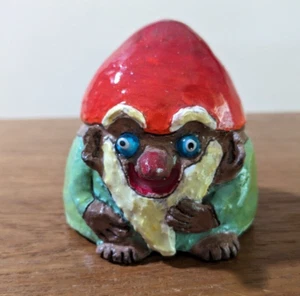 Handmade Ceramic Chubby Happy Garden Gnome -3 in. - Bild 1 von 5