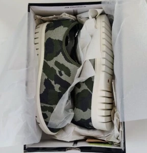 Blondo Farrah wasserdichte tarnfarbene Damen-Sneaker 9,5 Strick-Slipper neu im Karton - Bild 1 von 3