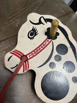 Juguete vintage/antiguo para niños Playskool bastón de montar de madera caballo años 40 Foto 1 de 4