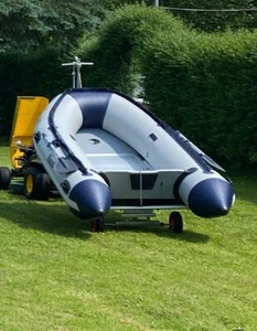 Neuwertiges Schlauchboot mit 5 PS Honda Motor 4 Takt - Bild 1 von 1