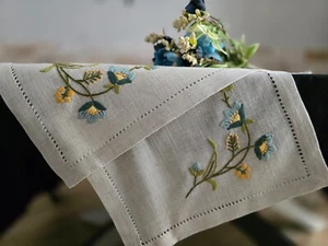 Set 5 centrini in lino canapa con ricamo Punto pieno a mano - Picture 1 of 9