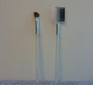 CLINIQUE 2 pcs Makeup Brush Set, Angled Eyeliner Brush + Brow Comb Brush, NEW  - Picture 1 of 5
