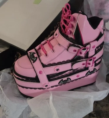 Mujer Extraño Culto Kuromi Talla 8 Plataforma Foto 1 de 2