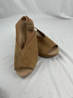 Sandalia Vionic Trixie para mujer 7,5 marrón gamuza cuña cómoda soporte cabestrillo Foto 1 de 4