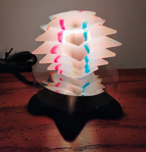 SUNBEAM  ART BULBS  MULTICOLORED STAR SHAPE  LIGHT BULB  - NEW IN PACKAGE - Picture 1 of 3