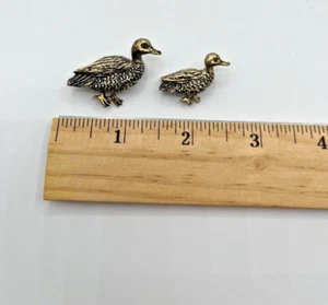 Set of 2 pins brooch duck and baby duck signed Gerry's - Picture 1 of 4