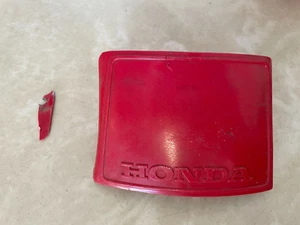 Lote 196-1, 1979 Honda ATC70 máscara delantera, rojo escarlata claro - Imagen 1 de 4
