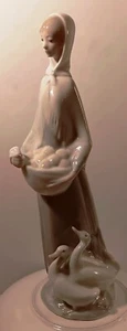 Lladro Figur FRAU STEHEND mit ENTEN ~ HÄLT EIER handbemalt 11" groß - Bild 1 von 11