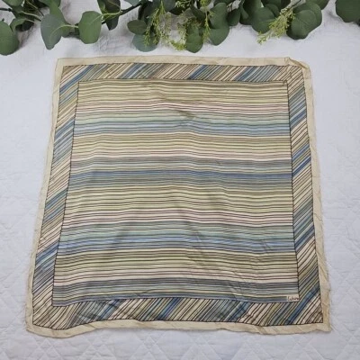 Bufanda cuadrada a rayas marrón y verde eco de colección 22" Foto 1 de 4