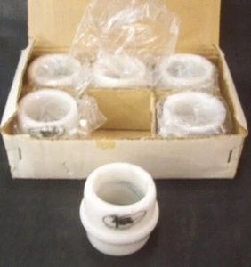 NEW 6 Piece Set ONYX WHITE AND BLACK NAPKIN RINGS New Trends - Bild 1 von 2