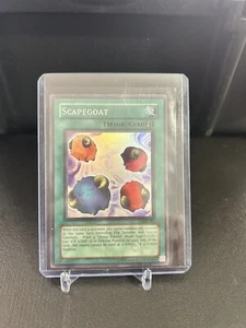 Yu-Gi-Oh! TCG Capro espiatorio Starter Deck Joey SDJ-041 illimitato super raro - Foto 1 di 1