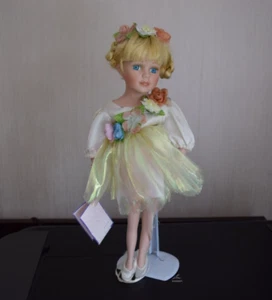 Muñeca de porcelana de 16" colección J. Misa - con soporte, etiqueta - sin caja - Imagen 1 de 7