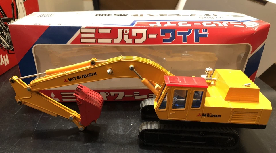 Shinsei Mini Power Wide #606 Mitsubishi Hydraulic Excavator Die Cast Model 1:48 - Image 1 of 4