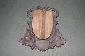 Gusseisen Holz Trophäenbrett für Geweih 26 cm x 23 cm Eichenlaub - Bild 1 von 3
