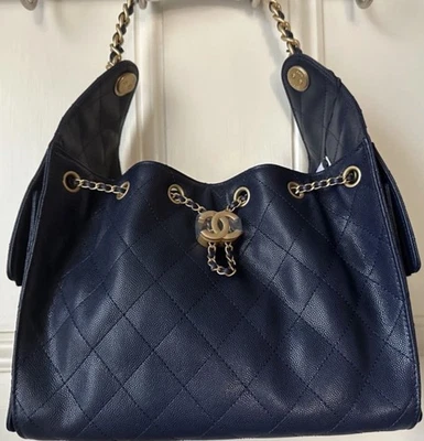 Nuevo Bolso Hobo Pequeño 25A CHANEL 25 Azul Marino Oscuro Cuero Caviar Dorado RECIBO Foto 1 de 4