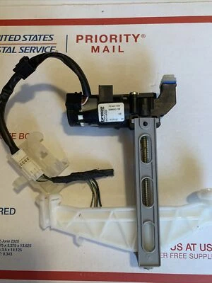 2015 14 16 BMW 528XI F10 ATUADOR MOTOR ENCOSTO DE CABEÇA DIANTEIRO ESQUERDO 7363874 - Imagem 1 de 4