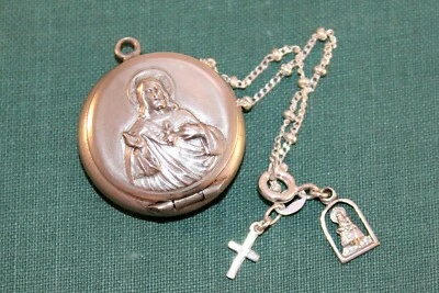 Medallón Rosario Jesús Vintage (Alpaca) con Pulsera y Dijes de Plata de Ley 925 Foto 1 de 4