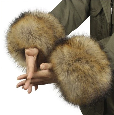 Women's Wristbands, simulation Fox Fur Cuffs, Wrist Wristbands Fur Cuffs New - Image 1 of 4