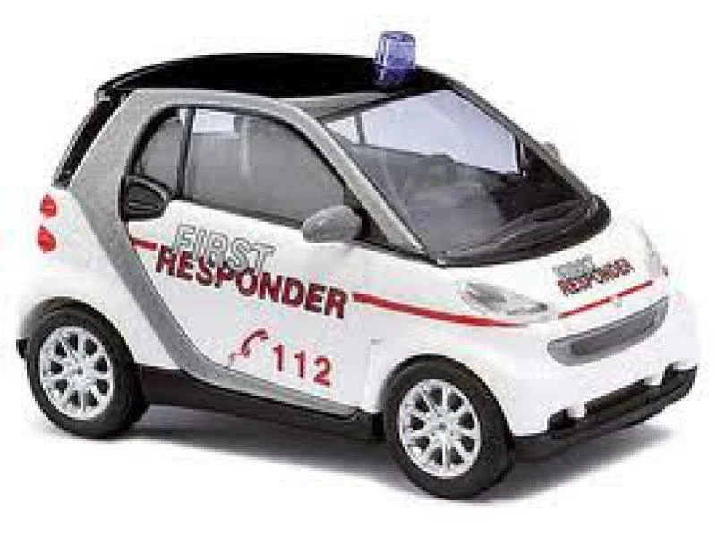 Busch 46101 - 1/87 Smart Fortwo " First Risponditore IN Linea " - Nuovo - Immagine 1 di 1