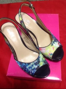 Navy Floral Open Toes Slingback Heels 5.5M - Great Spring Colors! - Picture 1 of 4