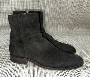 JOHN VARVATOS SCHWARZE WILDLEDERSTIEFELETTEN MIT SEITLICHEM REISSVERSCHLUSS Größe 8D HANDGEMACHT IN ITALIEN - Bild 1 von 22