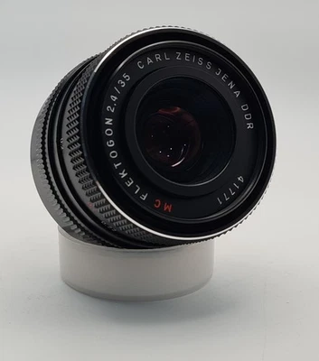 Carl Zeiss Jena DDR Flektogon 35mm f2.4 MC Prime Camera Lens Vintage M42 Mount - Image 1 of 4