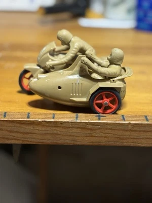 U.S.Army Motorcycle With Sidecar And Riders 5”x3.5” x 3” Used - Image 1 of 4
