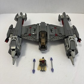 LEGO Star Wars: Magna Guard Starfighter (7673) with One Magna Guard Minifigure