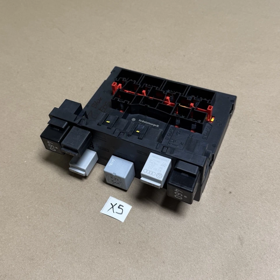 MÓDULO DE CONTROL DE CARROCERÍA DE CONEJO VOLKSWAGEN PASSAT CC JETTA GTI EOS R32 3C8937049E X5 Foto 1 de 4